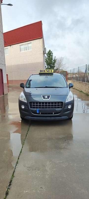 Usado Peugeot 3008 Active 111 CV (81 kW) 2011 Gris Familiar