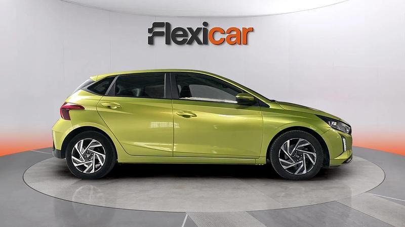 Usado Hyundai i20 101 CV (74 kW) 2024 Verde Utilitario