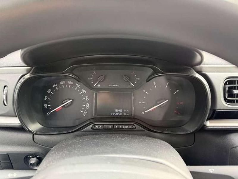 Usado Citroën C3 Feel 99 CV (72 kW) 2021 Gris Utilitario