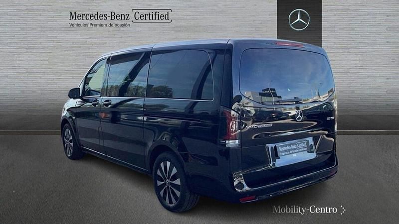 Usado Mercedes Vito 2024 Negro Van