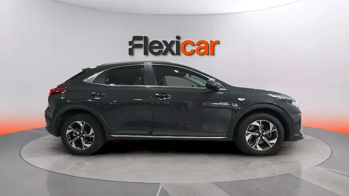 Usado Kia XCeed 101 CV (74 kW) 2024 Gris SUV
