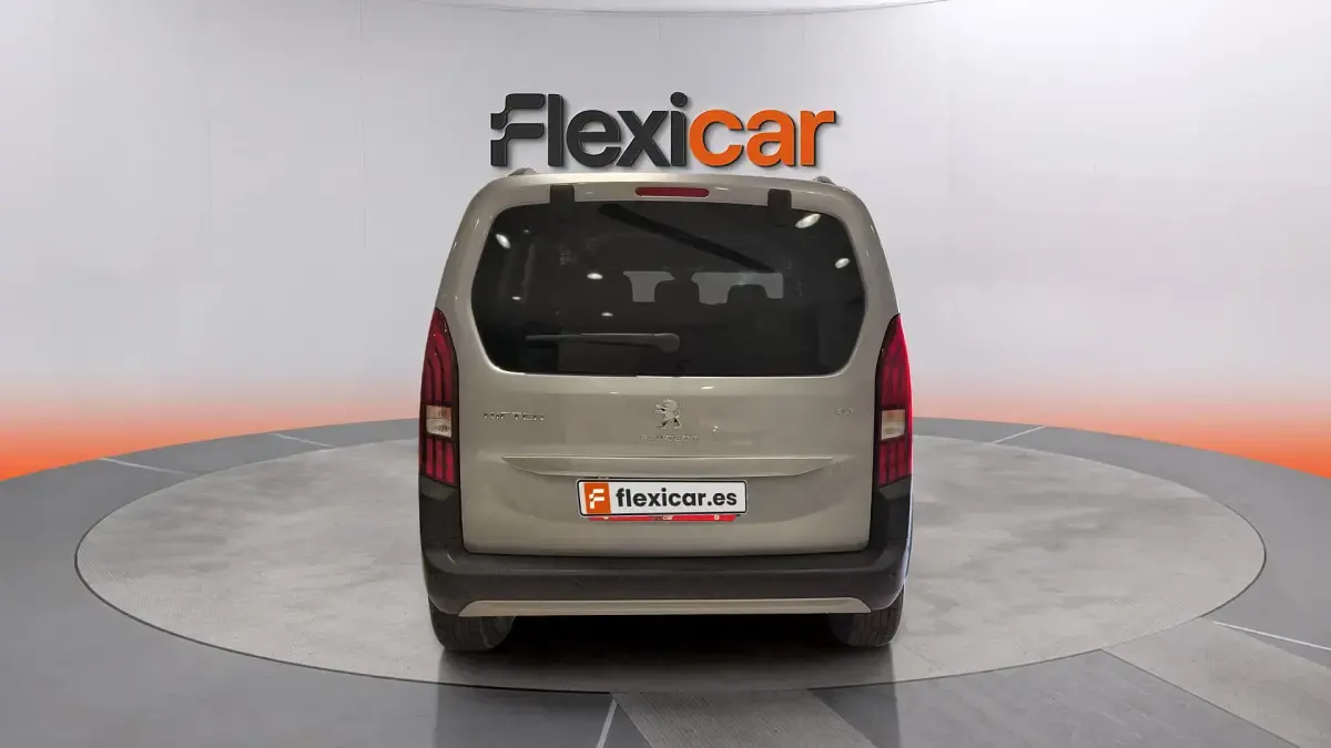 Usado Peugeot Rifter GT 101 CV (74 kW) 2023 Gris Monovolumen