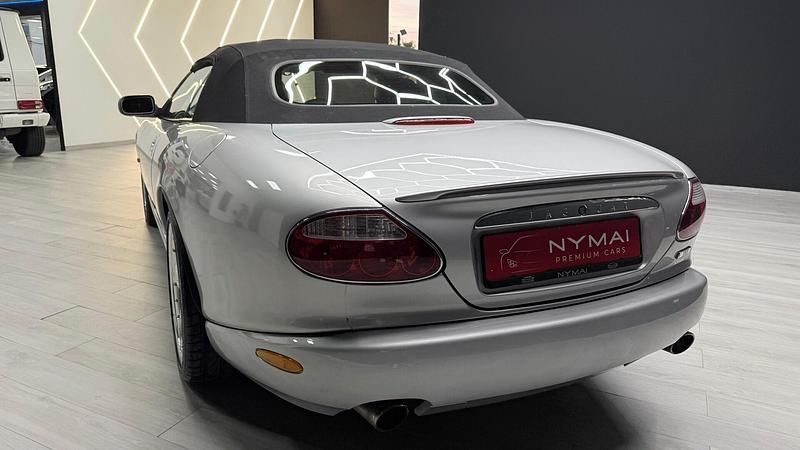 Usado Jaguar XK8 298 CV (219 kW) 2005 Gris Descapotable