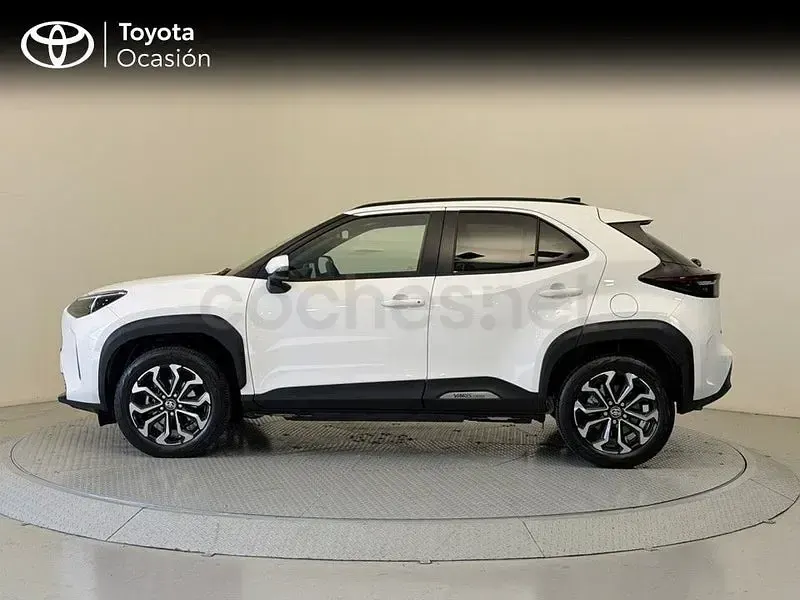 Usado Toyota Yaris Cross Active 130 CV (95 kW) 2025 Blanco SUV