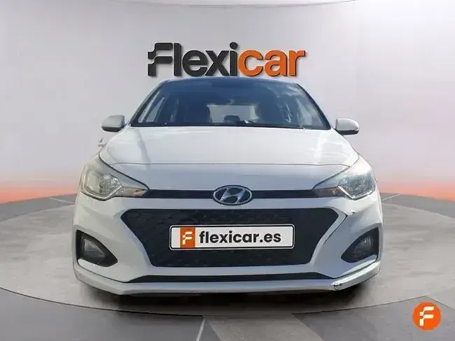 Usado Hyundai i20 84 CV (61 kW) 2019 Blanco Utilitario