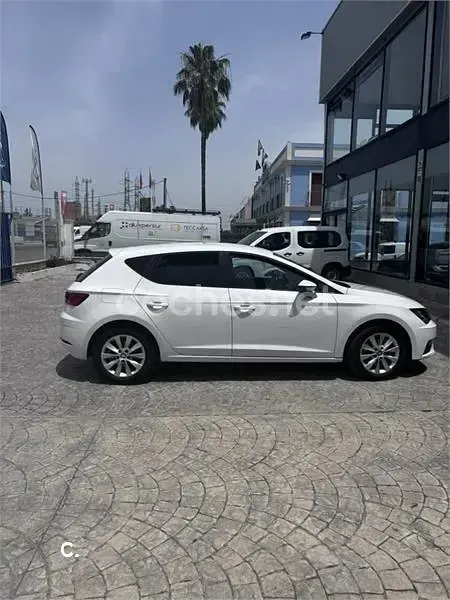 Usado Seat Leon Reference 115 CV (84 kW) 2017 Blanco Berlina
