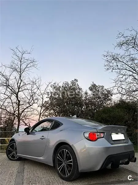 Usado Toyota GT86 GT 200 CV (147 kW) 2015 Gris / plata Coupe