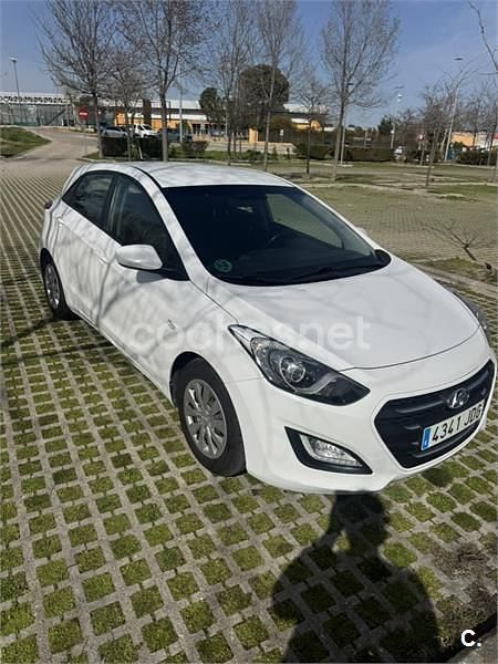 Usado Hyundai i30 Base 100 CV (73 kW) 2015 Blanco Berlina