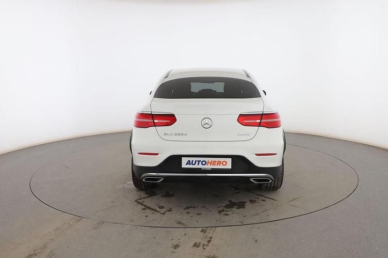 Usado Mercedes GLC250 205 CV (150 kW) 2018 Blanco SUV