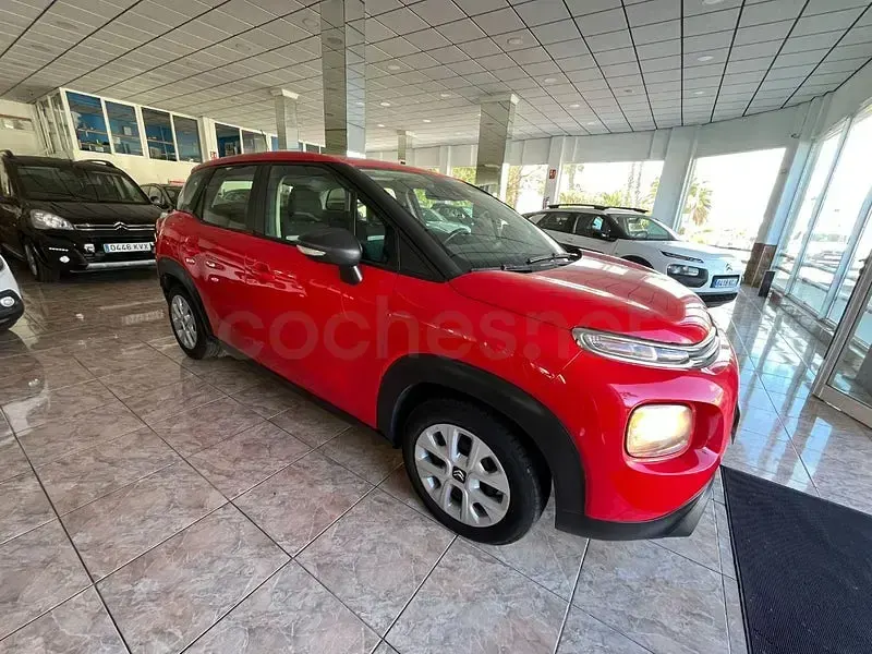 Usado Citroën C3 Aircross Live 82 HP (60 kW) 2018 Vermelho SUV
