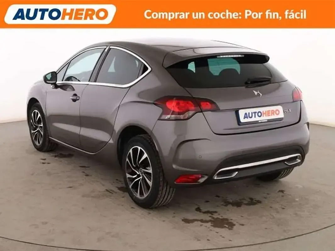 Usado DS Automobiles DS4 Style 120 CV (88 kW) 2017 Gris Berlina