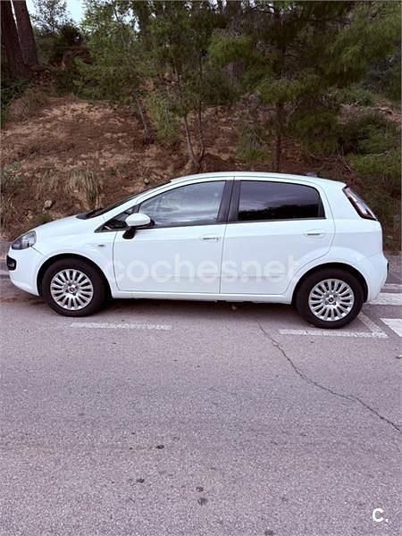 Blanco Usado 2012 Fiat Punto Evo Dynamic Utilitario | 7000 € (Precio justo) - Imagen 1/4