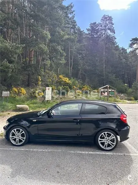 Usado BMW 118 143 CV (105 kW) 2011 Negro Utilitario