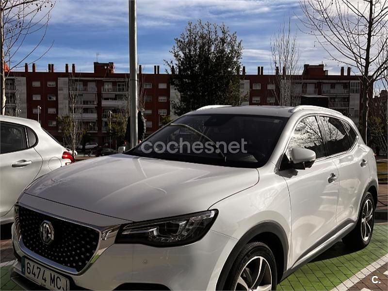 Używany MG EHS Luxury 258 KM (189 kW) 2022 Biały SUV