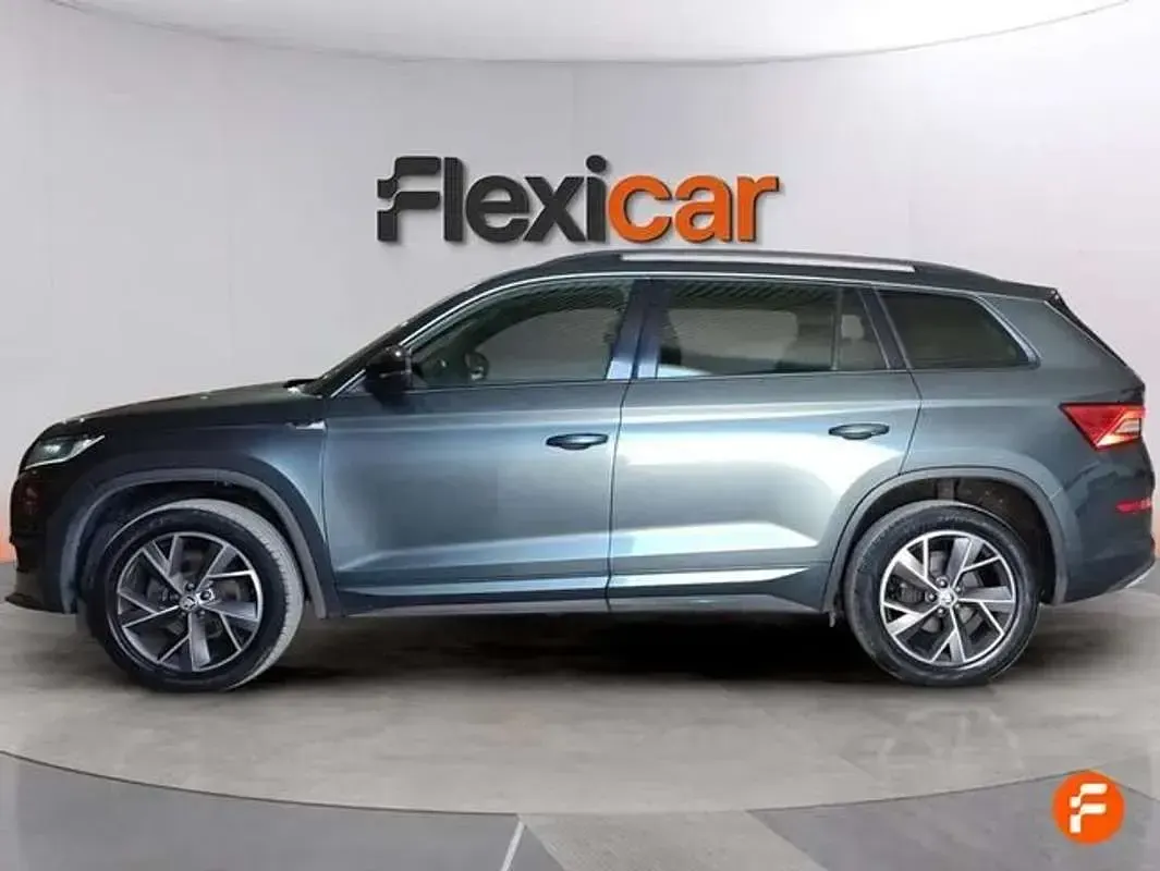 Usado Skoda Kodiaq SportLine 150 CV (110 kW) 2021 Gris SUV