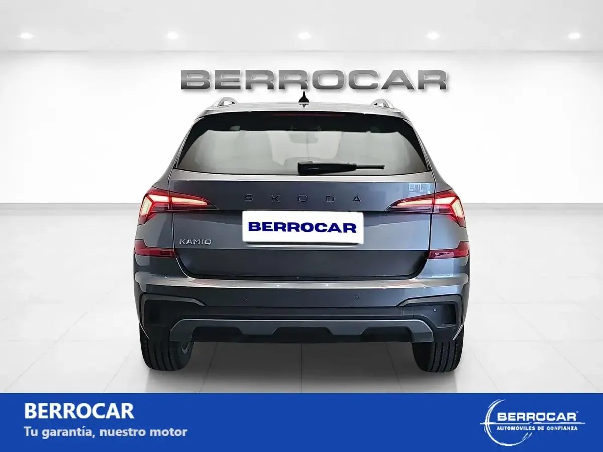 Usado Skoda Kamiq Selection 115 CV (84 kW) 2024 Gris SUV