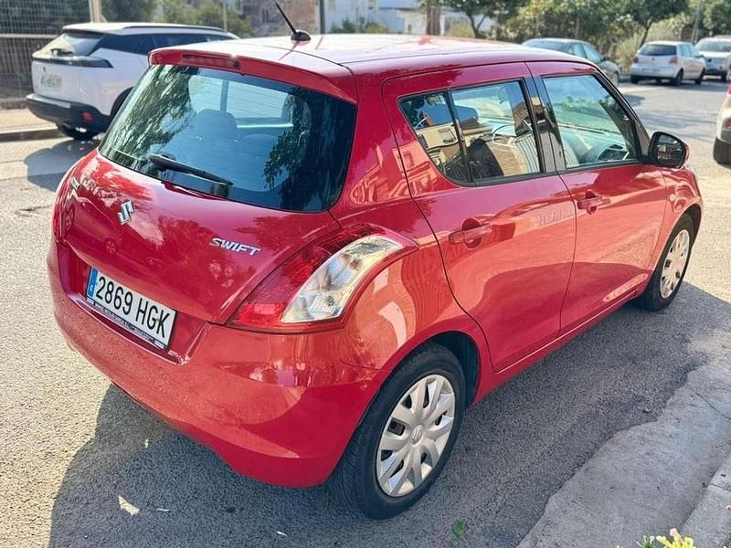 Usado Suzuki Swift GL 94 CV (69 kW) 2011 Rojo Utilitario