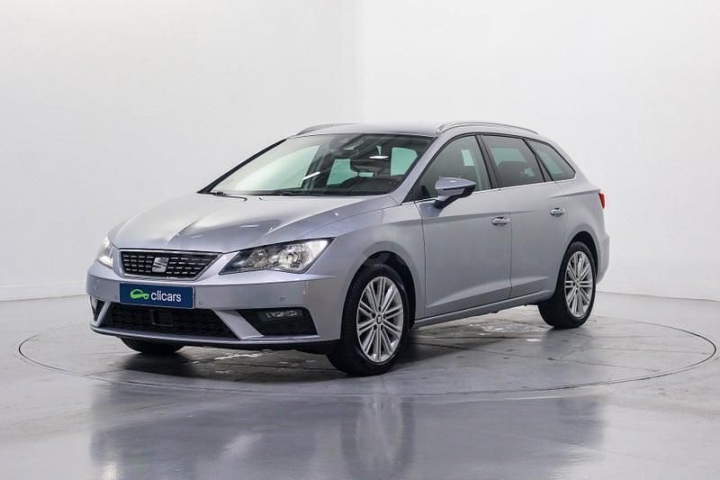 Usado Seat Leon XCELLENCE 130 CV (95 kW) 2020 Gris / plata Familiar