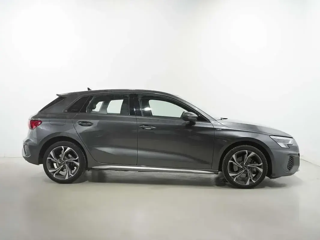 Usado Audi A3 Sportback e-tron 204 CV (150 kW) 2024 Gris Utilitario