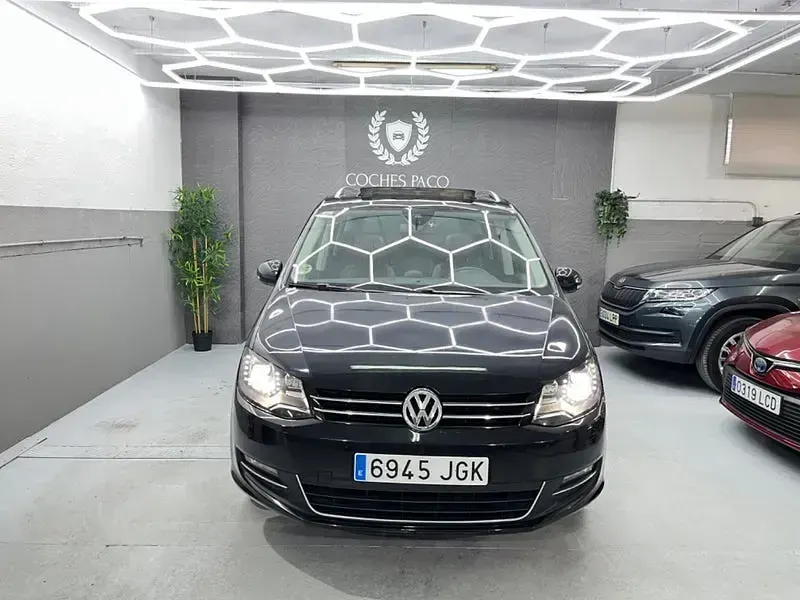 Usado VW Sharan Sport 177 CV (130 kW) 2015 Negro Monovolumen