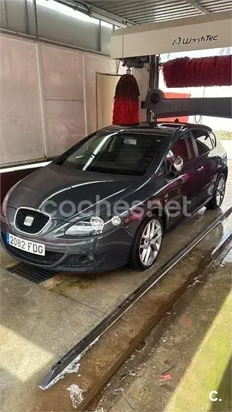 Usado Seat Leon Sport 105 CV (77 kW) 2006 Azul Utilitario