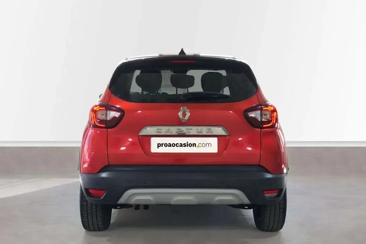 Usado Renault Captur Zen 131 CV (96 kW) 2019 Rojo SUV