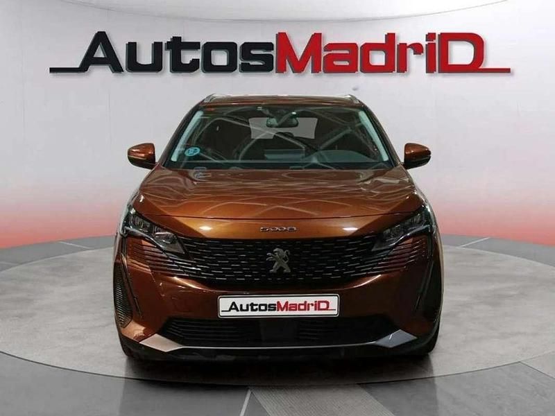 Usado Peugeot 5008 Allure 131 CV (96 kW) 2021 Marrón Monovolumen