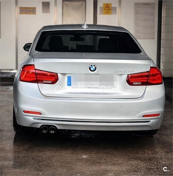 Usado BMW 320 Sport Line 190 CV (139 kW) 2018 Gris / plata Berlina