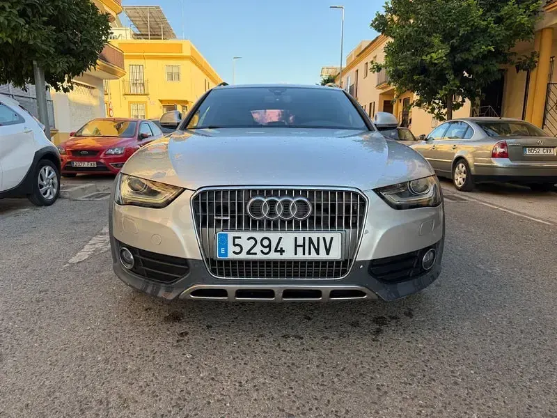 Usado Audi A4 Allroad 245 CV (180 kW) 2014 Gris / plata Familiar