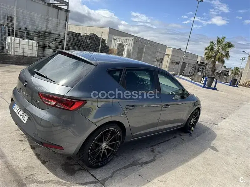 Usado Seat Leon CONNECT 150 CV (110 kW) 2015 Gris / plata Berlina