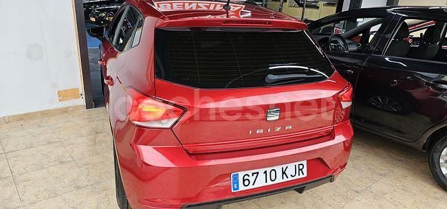 Usado Seat Ibiza Style 75 CV (55 kW) 2018 Rojo Berlina