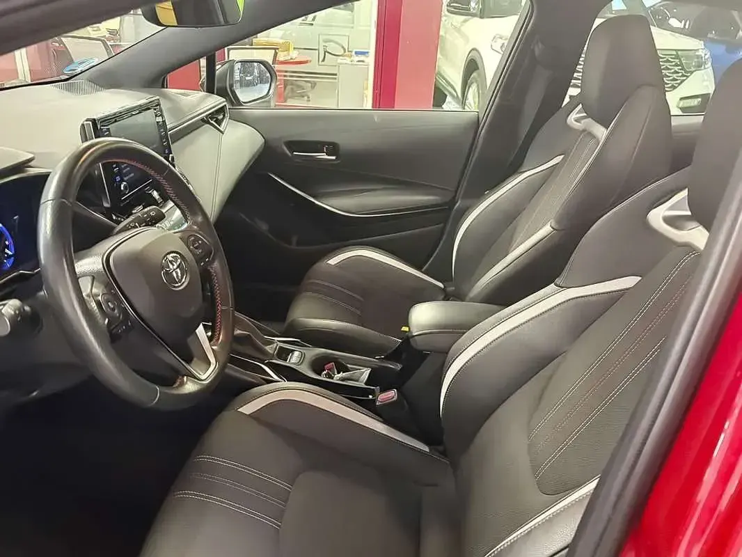 Usado Toyota Corolla Sport 184 CV (135 kW) 2021 Rojo Utilitario