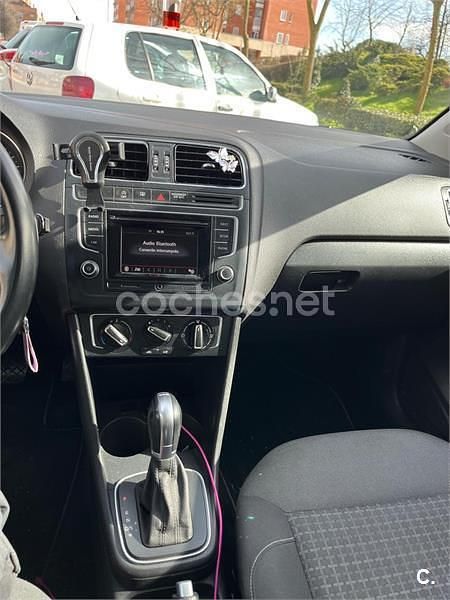 Usado VW Polo Advance 90 CV (66 kW) 2016 Azul Berlina