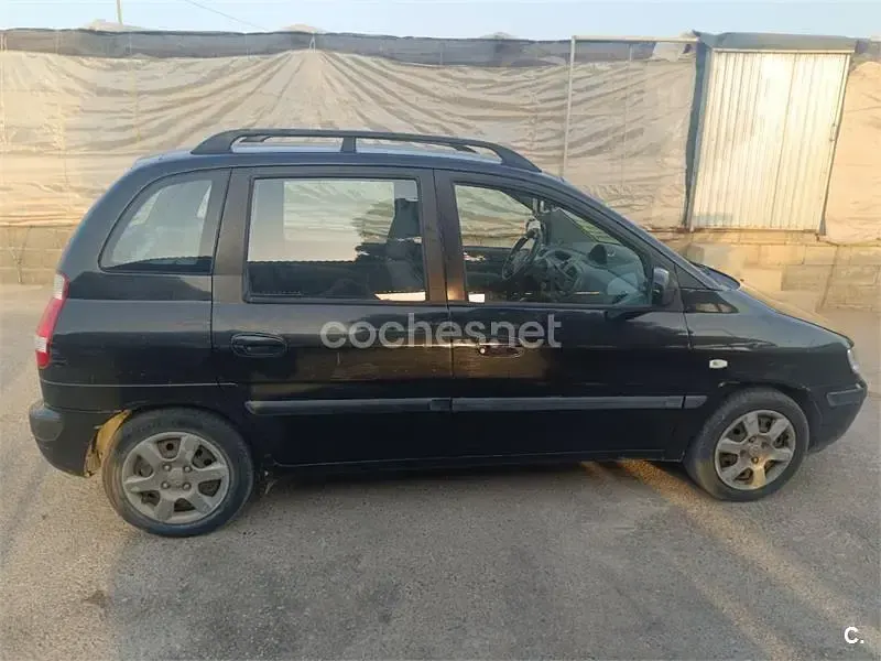 Usado Hyundai Matrix GLS 102 CV (75 kW) 2005 Negro Monovolumen
