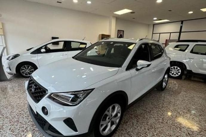 Blanco Usado 2024 Seat Arona FR SUV | 18.990 € (Buen precio) - Imagen 1/4
