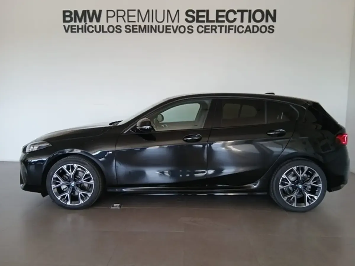 Usado BMW 120 Comfort Edition 163 CV (119 kW) 2025 Negro Utilitario