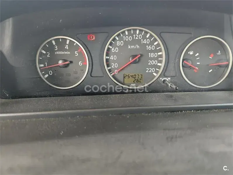 Usado Nissan X-Trail 136 CV (100 kW) 2005 Gris / plata SUV