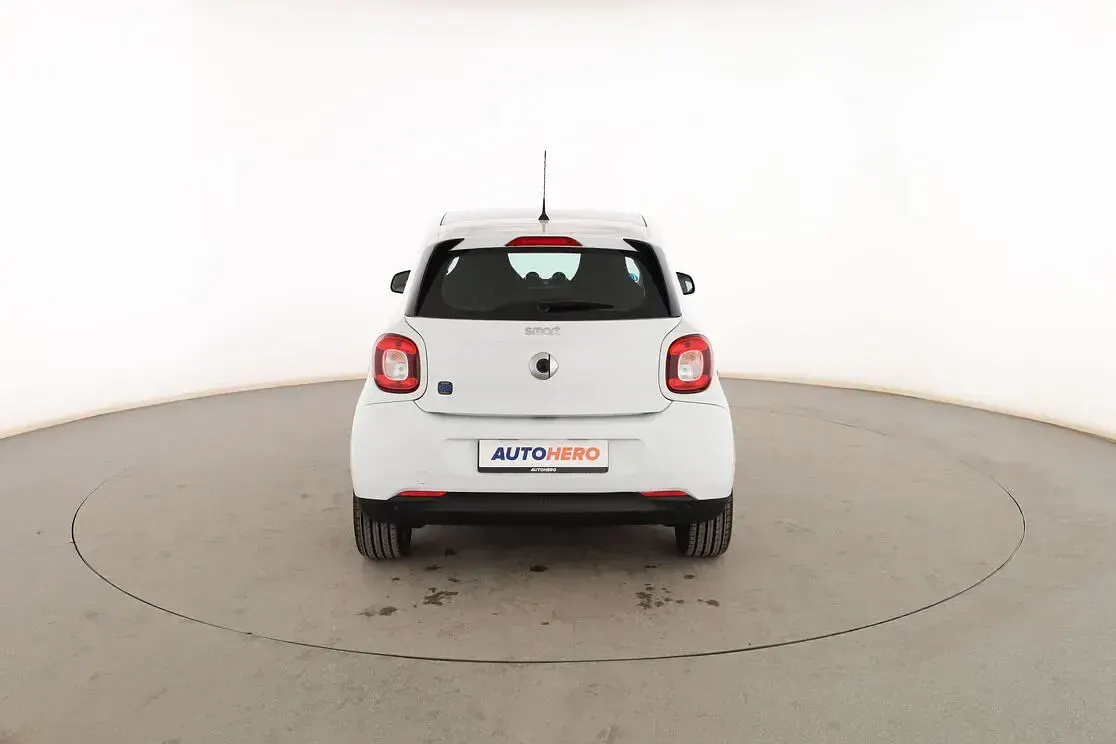 Usado Smart ForFour Electric Drive Passion 60 kW (82 CV) 2021 Blanco Berlina