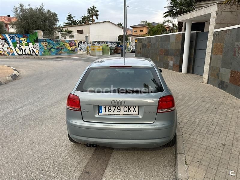 Usado Audi A3 Ambition 140 CV (102 kW) 2003 Azul Utilitario