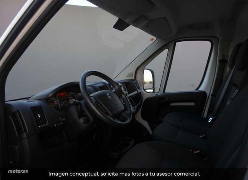 Usado Citroën Jumper 140 CV (102 kW) 2023 Blanco Monovolumen