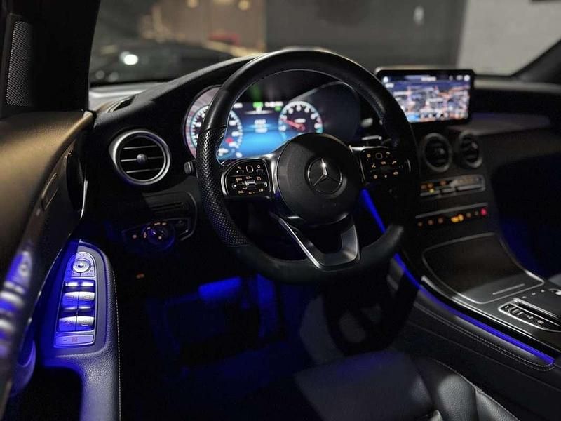 Usado Mercedes GLC300e 317 CV (233 kW) 2020 Blanco Coupe