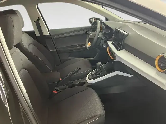 Usado Seat Arona Style 115 CV (84 kW) 2026 Negro SUV