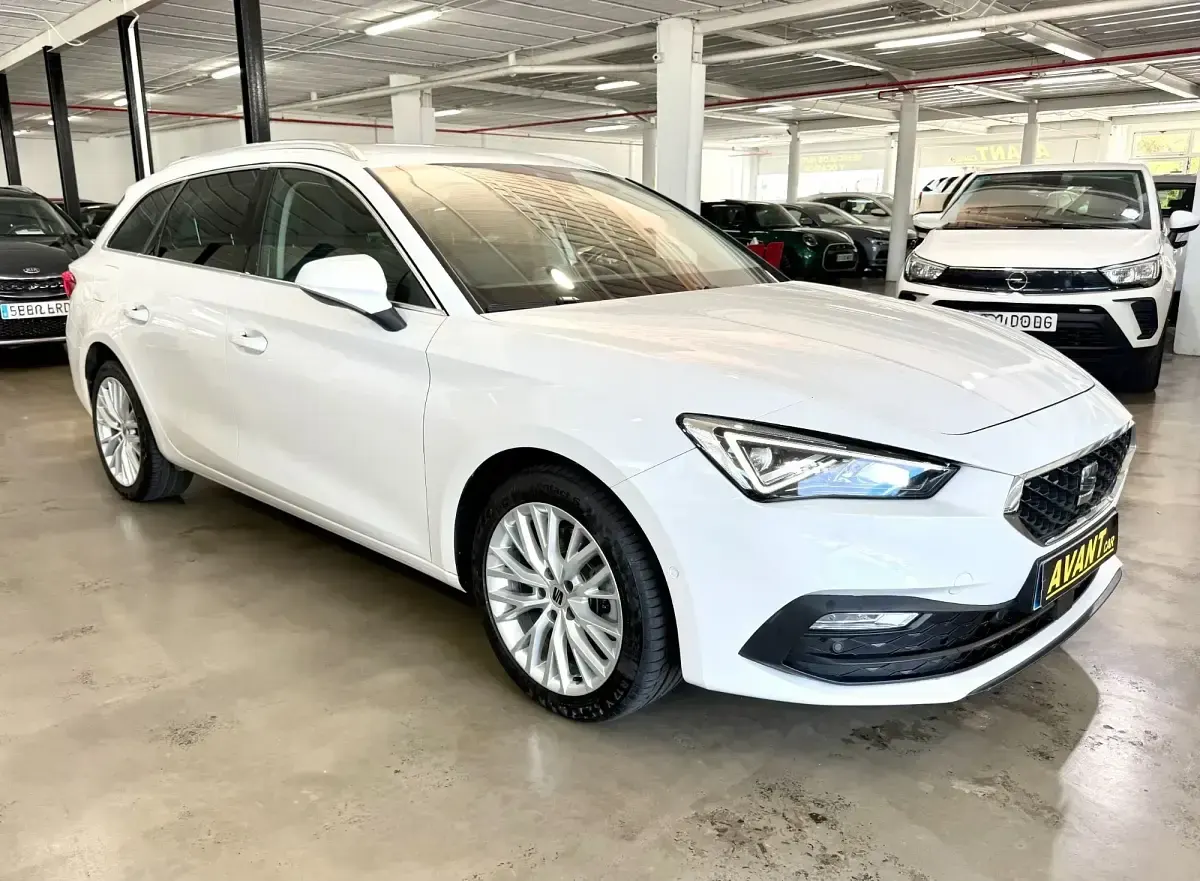 Usado Seat Leon XCELLENCE 205 CV (150 kW) 2021 Blanco Familiar