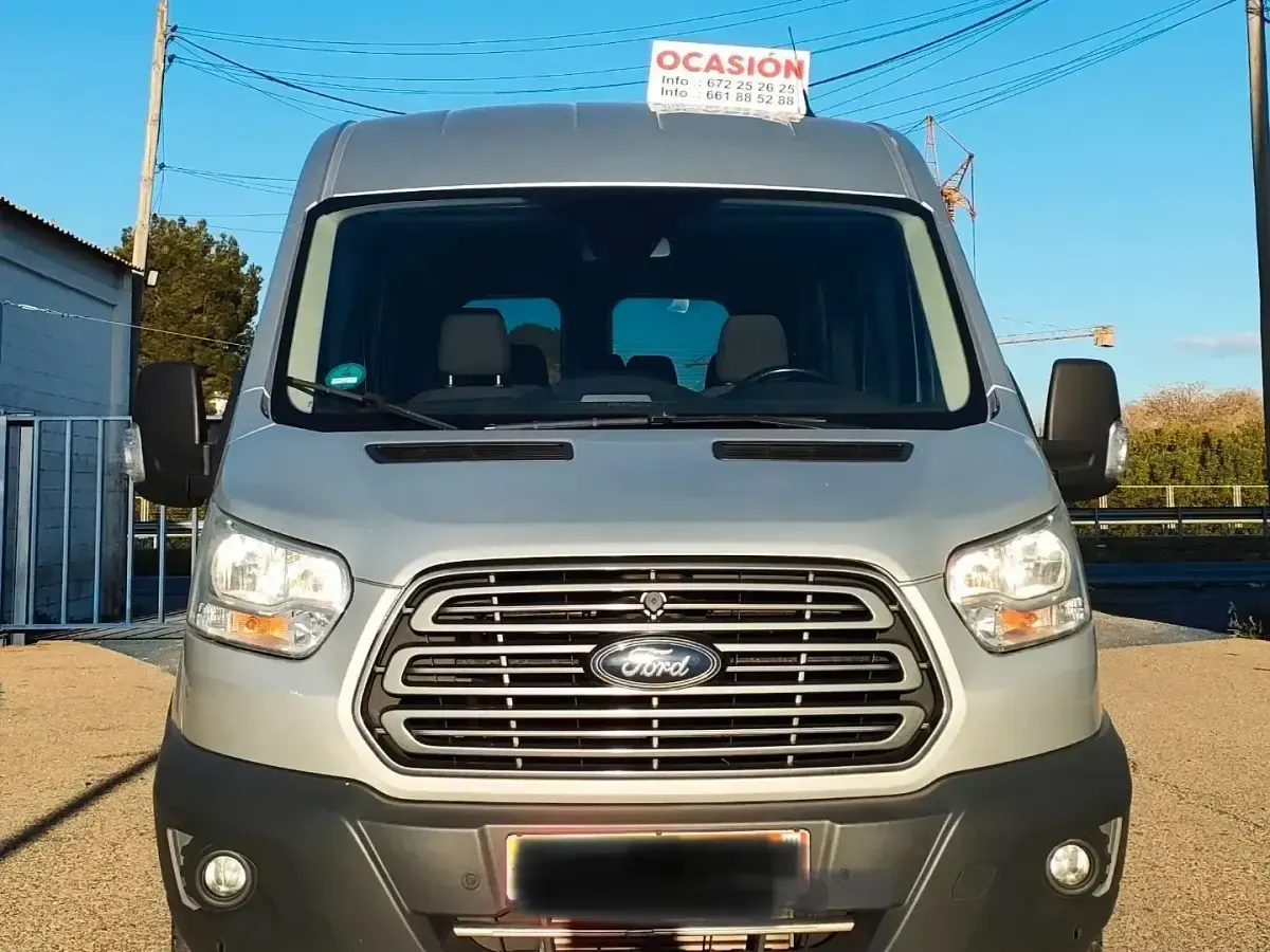 Usado Ford Transit Ambiente 130 CV (95 kW) 2018 Gris Familiar