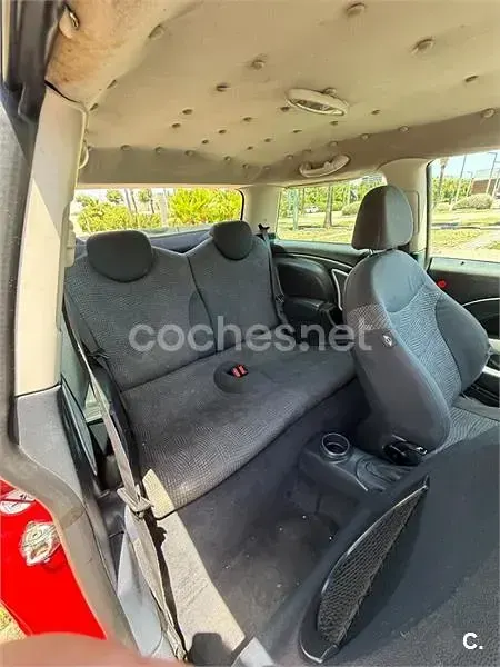 Usado Mini Cooper 115 CV (84 kW) 2004 Rojo Utilitario