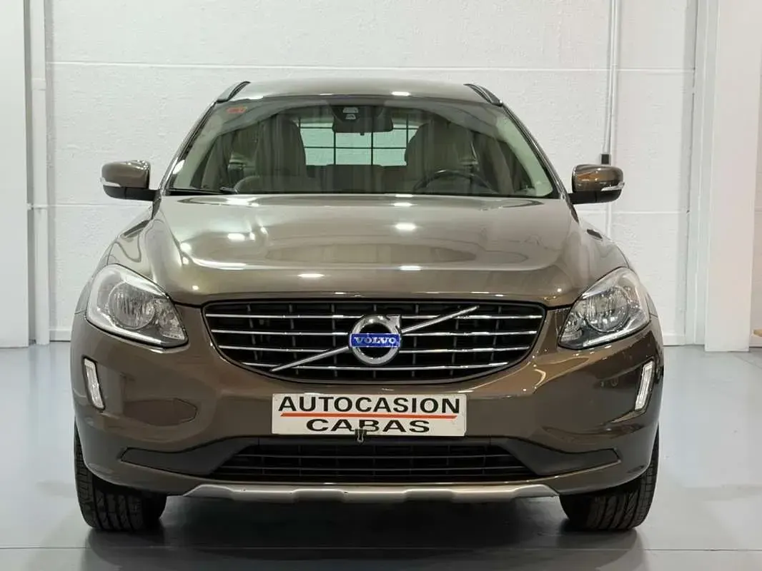 Usado Volvo XC60 Momentum 150 CV (110 kW) 2015 Marrón SUV