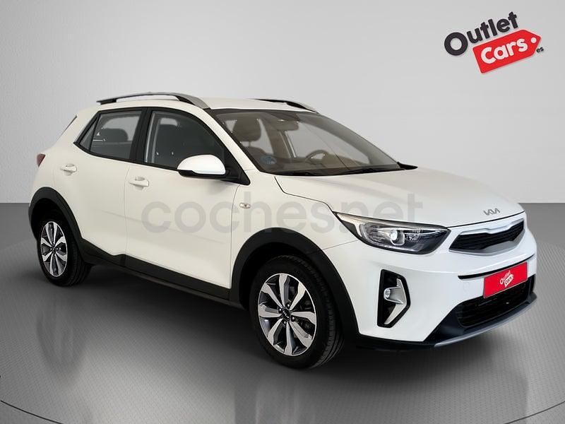 Usado Kia Stonic 84 CV (61 kW) 2023 Blanco SUV