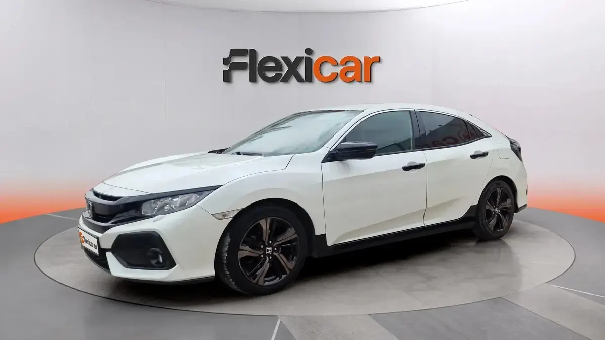 Usado Honda Civic Comfort 129 CV (94 kW) 2018 Blanco Berlina