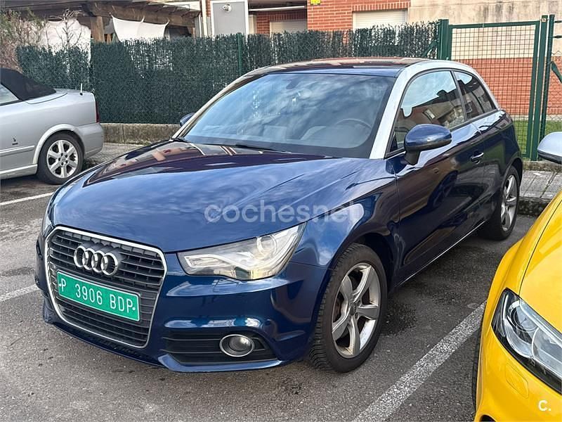 Azul Usado 2011 Audi A1 Ambition Berlina | 9500 € (Precio justo) - Imagen 1/4