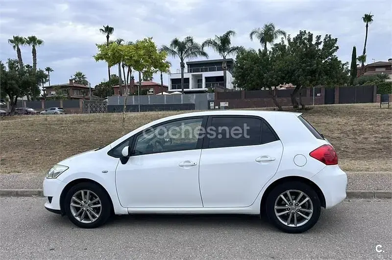 Usado Toyota Auris Active 90 CV (66 kW) 2009 Blanco Utilitario